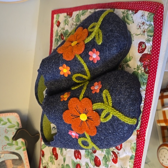 Spring Step Blue Floral Mules - Picture 1 of 9